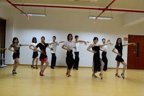 潮州成人舞蹈压胯视频