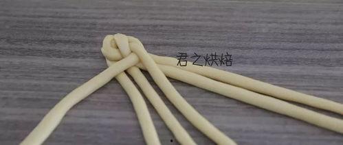 编小辫成人卡子视频,轻松打造时尚发型