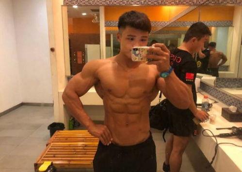 成人怎么练成腹肌男视频,成人高效练腹秘籍