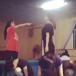 简单成人舞蹈课教学视频,跟随舞蹈教学视频学习简单成人舞蹈