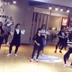 简单成人舞蹈课教学视频,跟随舞蹈教学视频学习简单成人舞蹈