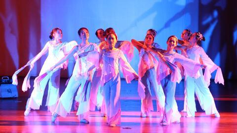 新疆群舞成人舞蹈视频